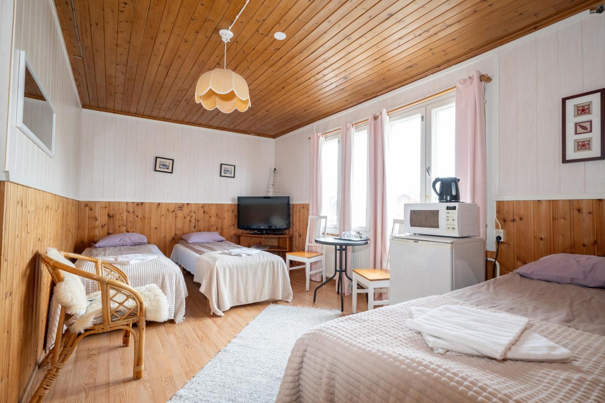 Arctic Guesthouse & Igloos Ranua Exterior photo